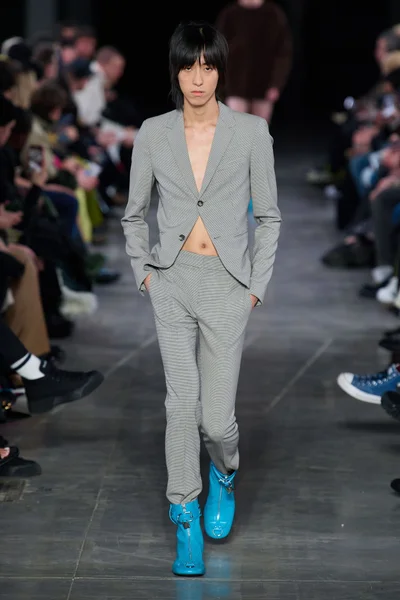 Look 30